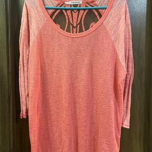 Gently used 3/4 sleeve Maurice’s shirt